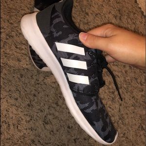 Adidas Tennis Shoes